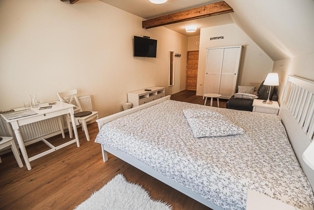 Farm stay Žurej 森图尔 外观 照片