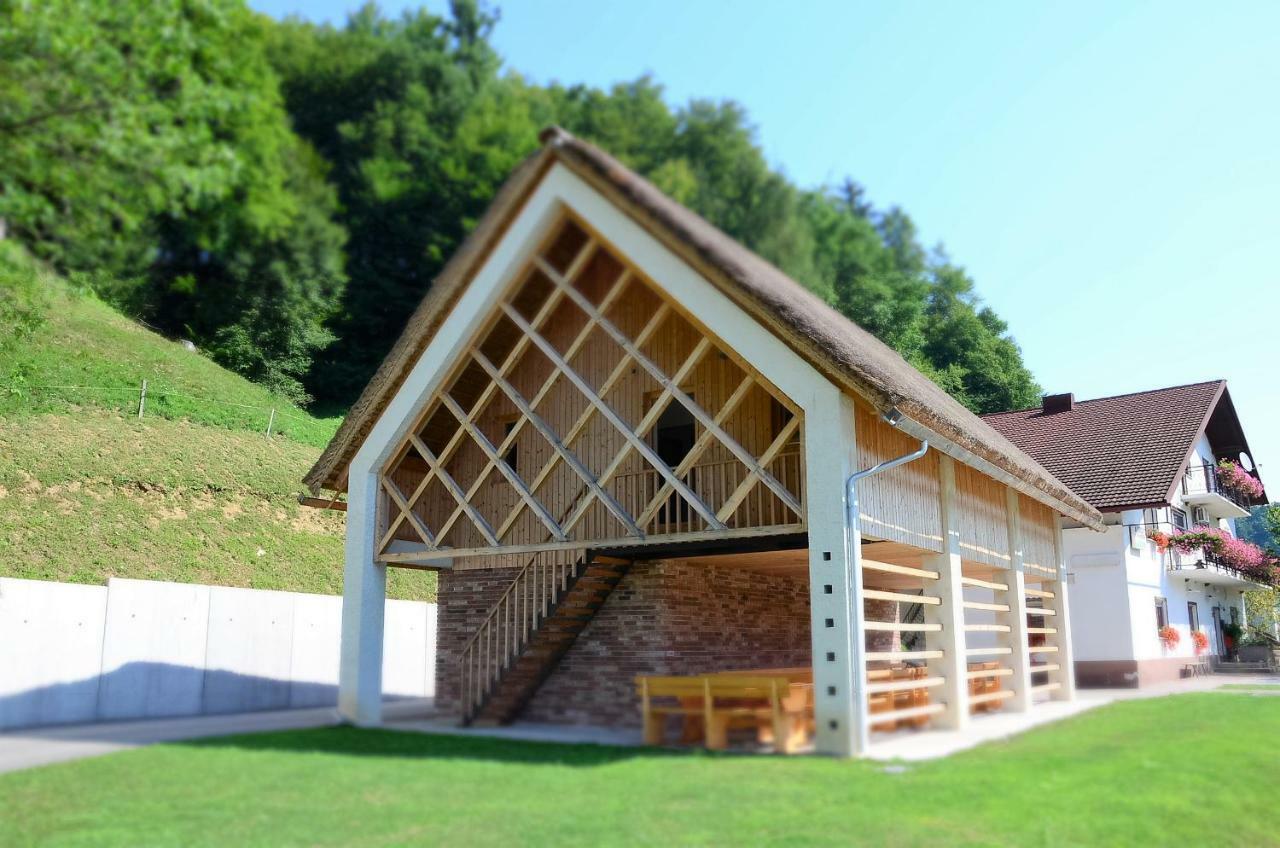Farm stay Žurej 森图尔 外观 照片